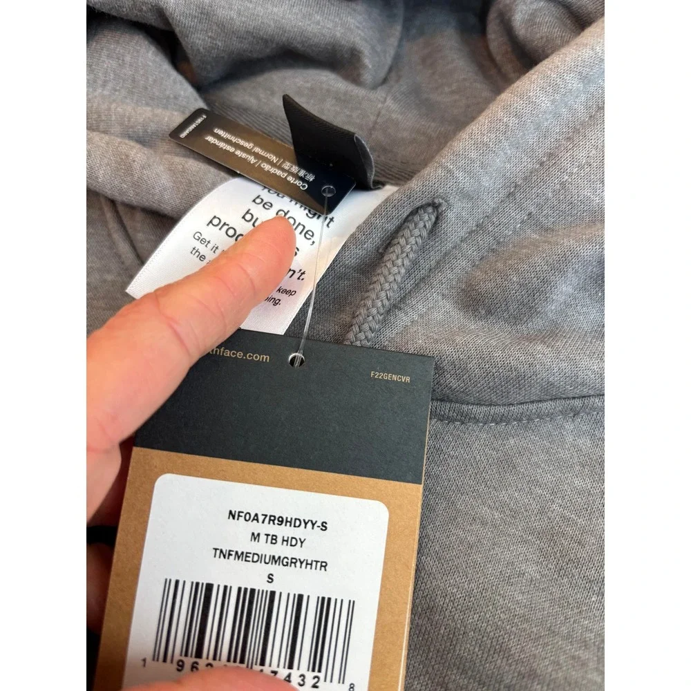The North Face Mens Half Dome Pullover Hoodie Grey Heather Sweatshirt Size Small